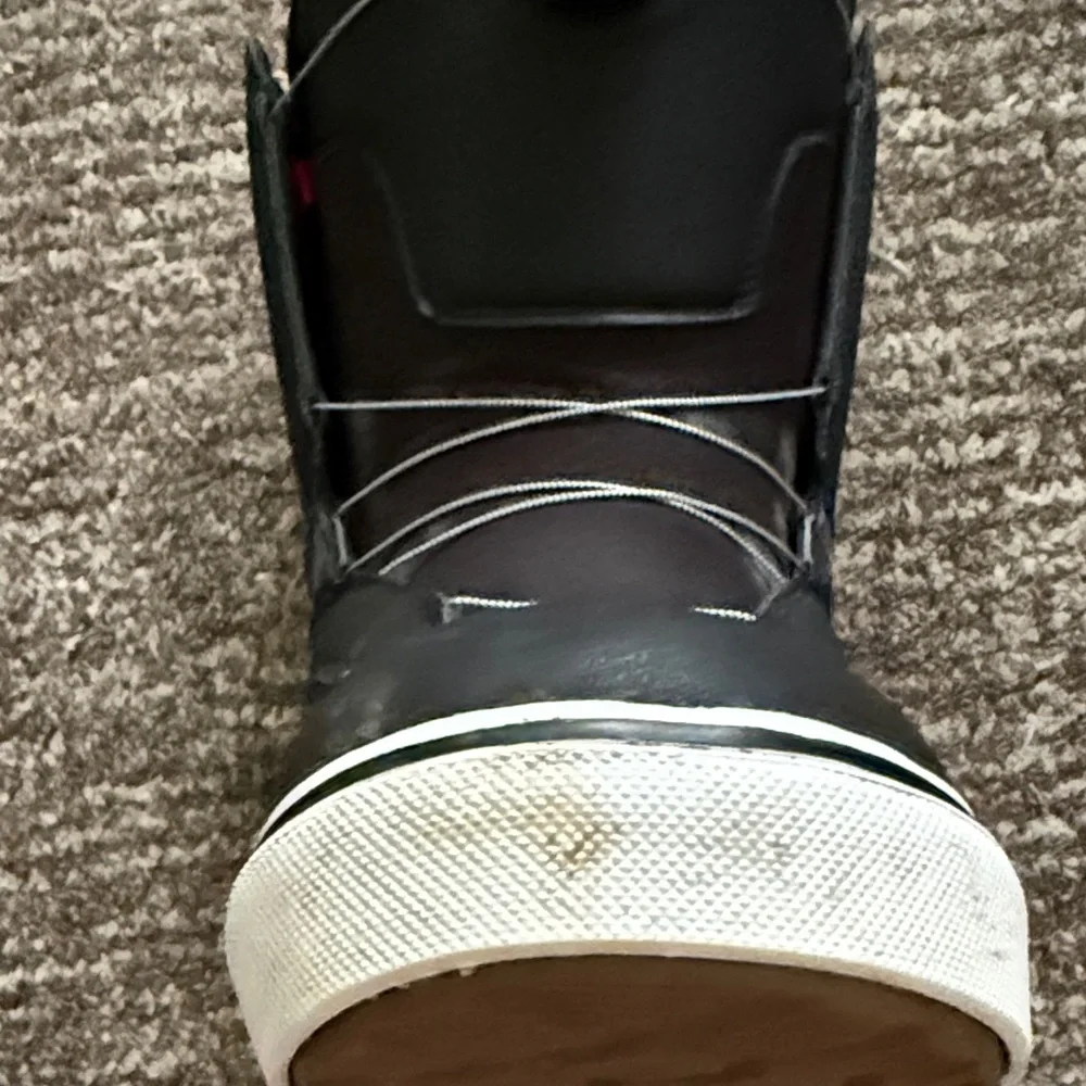 Vans Aura OG Black Snowboard Boots - Picture 9 of 14